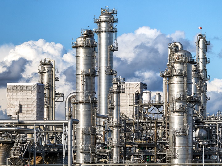 Oil refinery plant